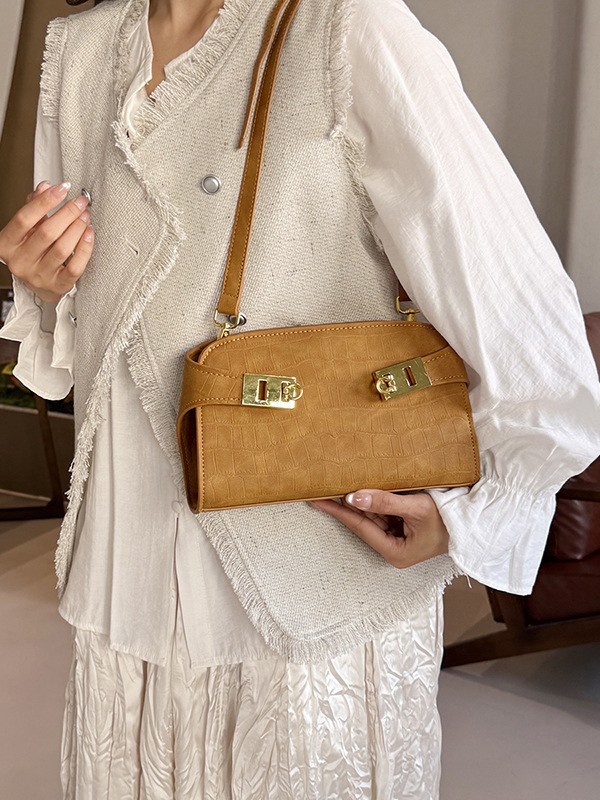 Mochila de hombro de alta textura, brazo arqueado, bolso de hebilla metálica, bolso cuadrado ligero de lujo bajo las axilas, bolso de cartero retro de nicho
