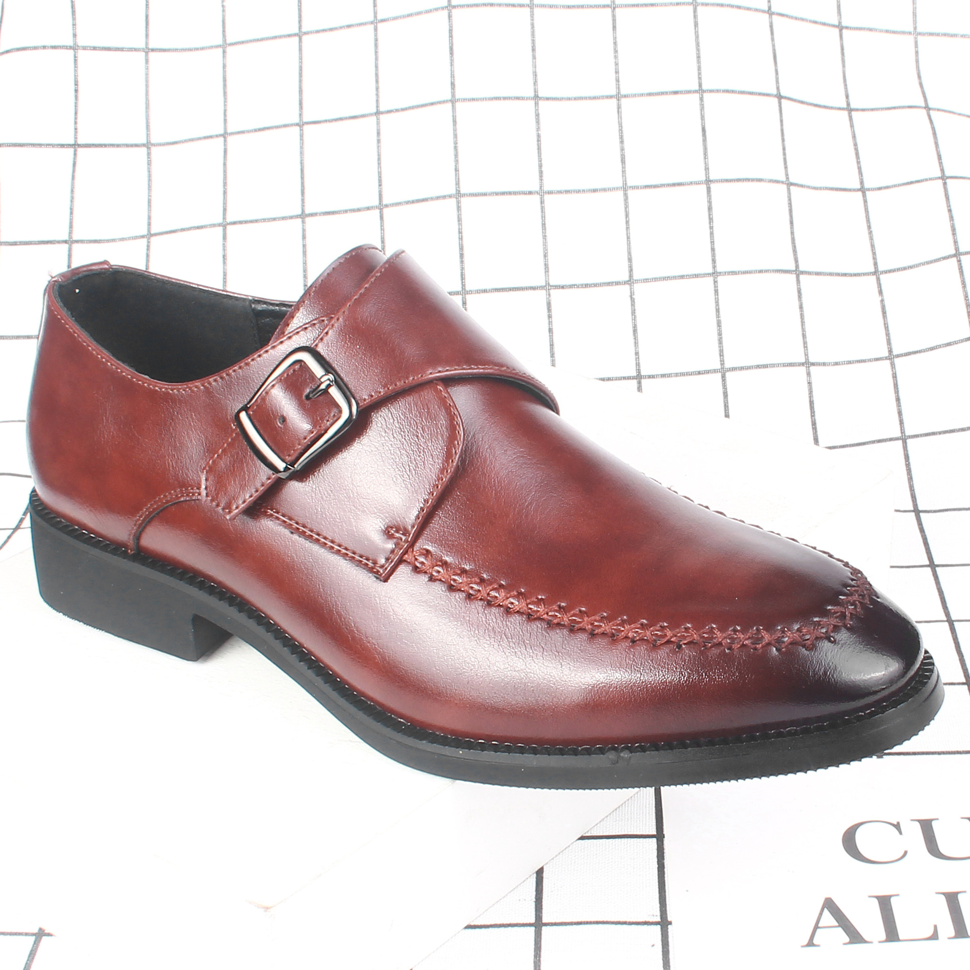 �д���2022�¿�Ӣ����ʿ����СƤЬ��������һ�ŵų�Ь92