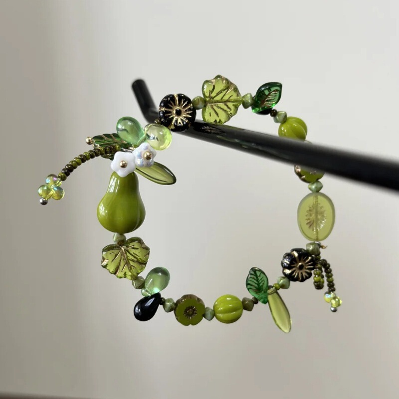 [Green Pear and Spring Bud] Green Beaded Natural Plant Series Green Pear Bracelet Niche Retro Czech Bead Bracelet