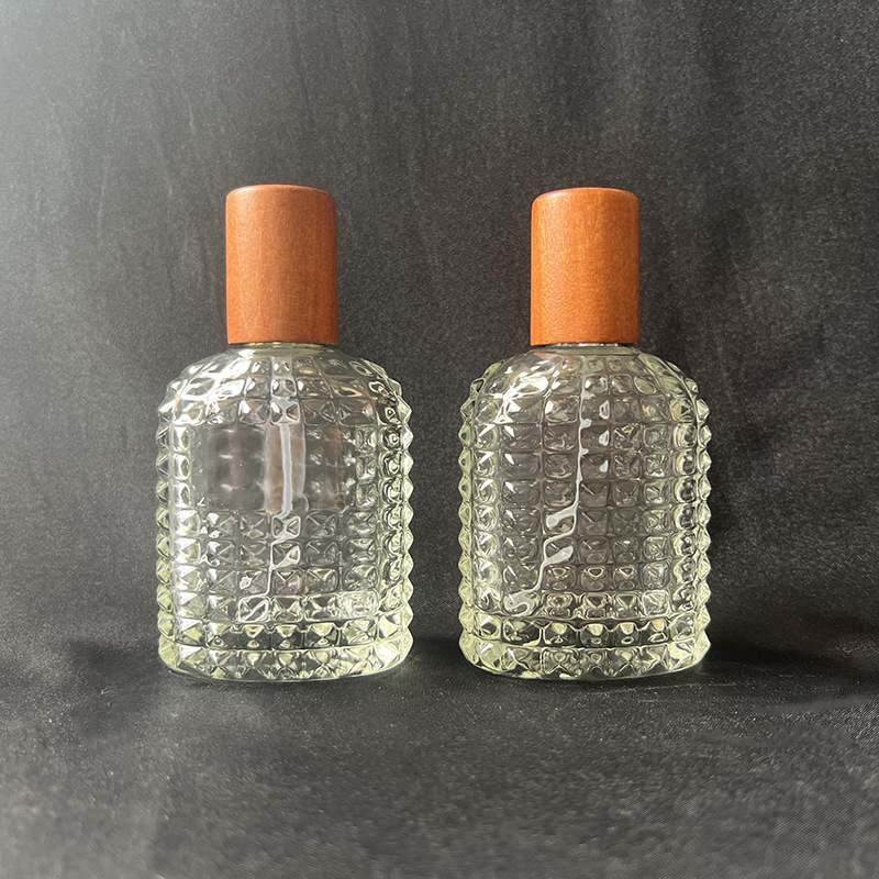 现货B131-50ml 简约木盖香水喷雾瓶化妆品分装瓶便携式玻璃空瓶子