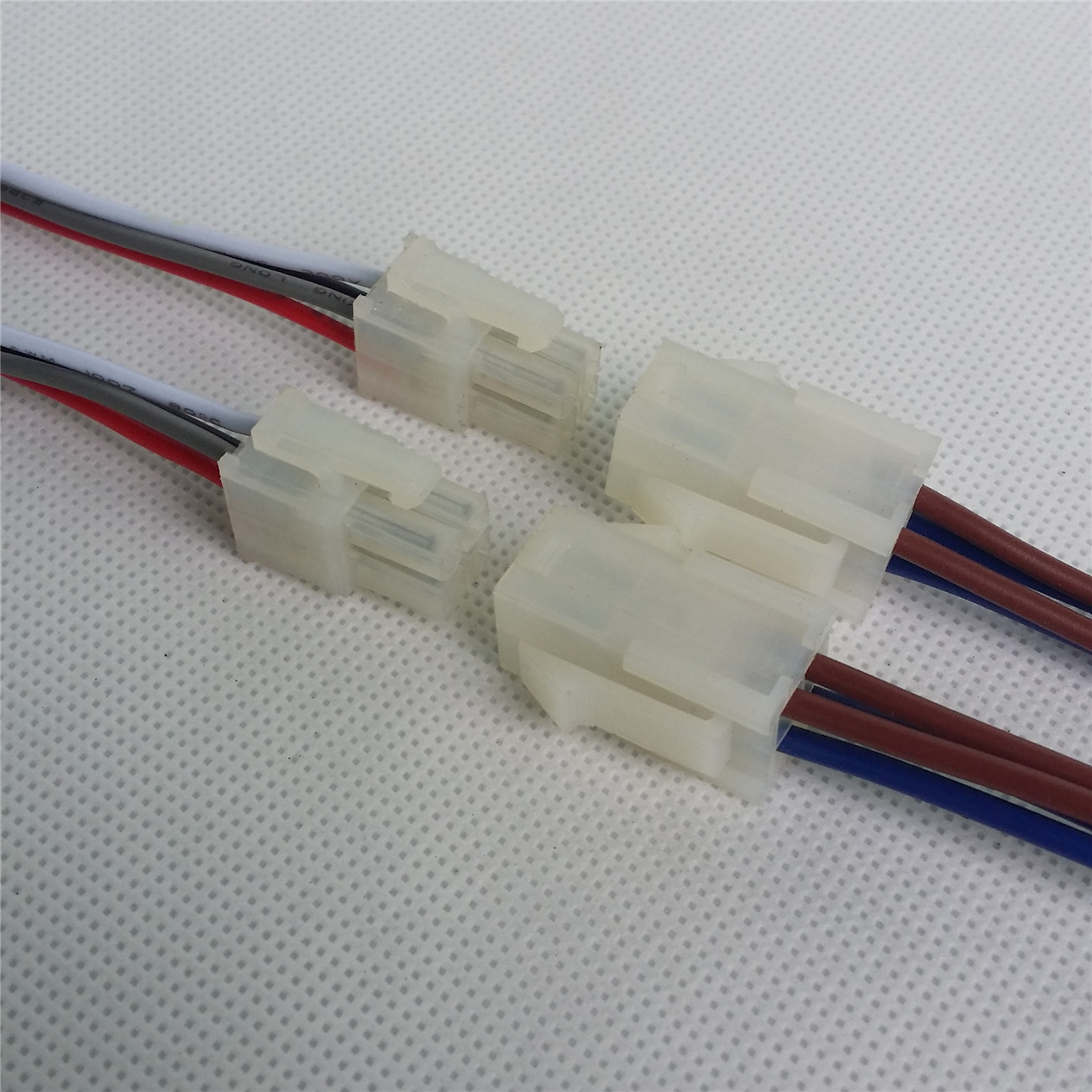 4.2MM间距车载导航线束新能源汽车端子线材5557公母对接汽车线束