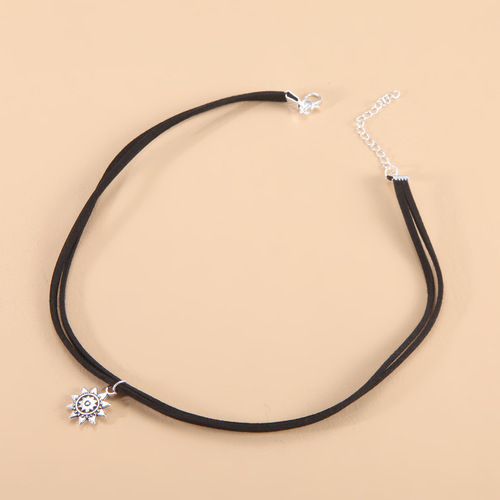 European and American foreign trade accessories, fashionable and minimalist, Korean fur short double-layer necklace, sunflower necklace pendant chain