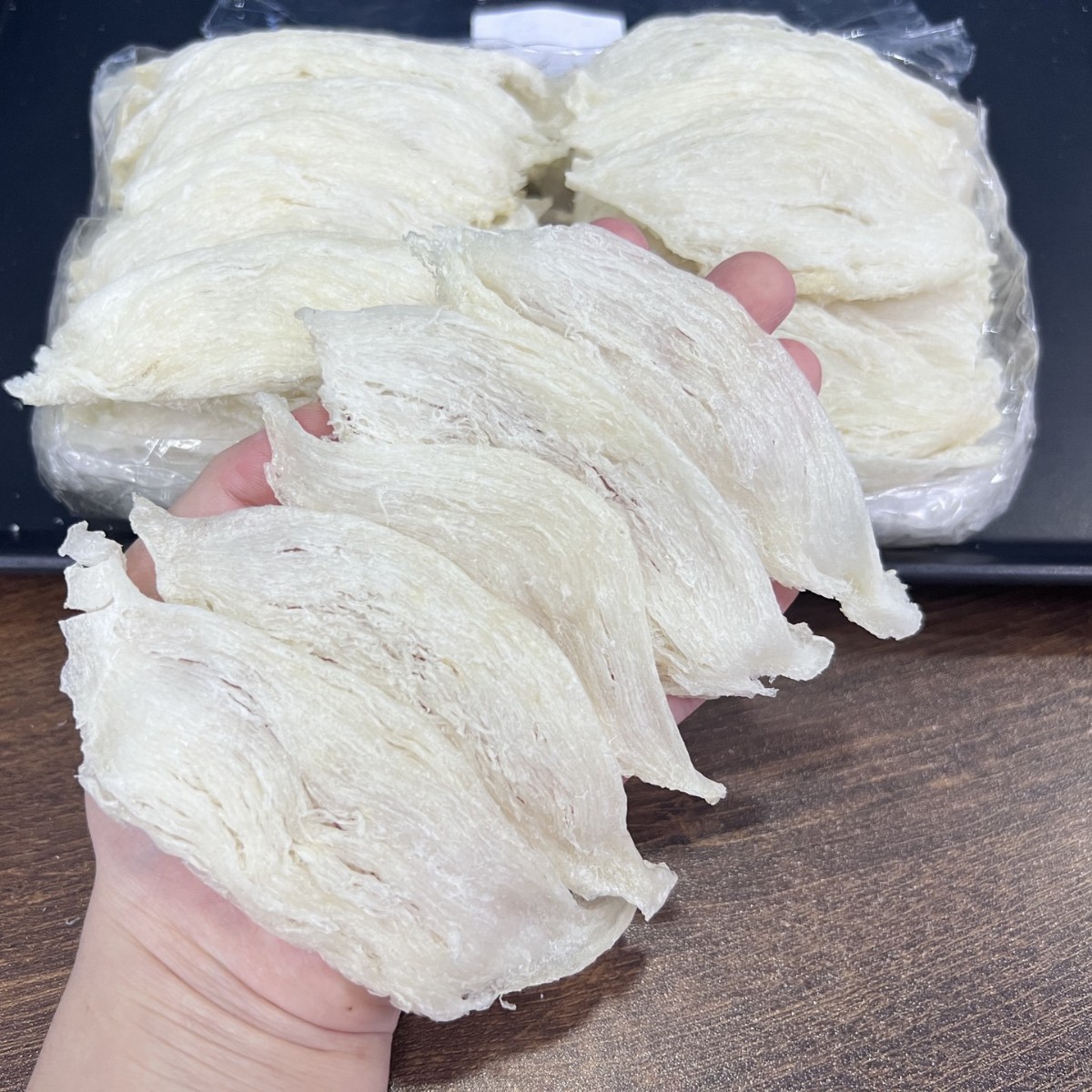 Indonesia Rainy Season Big Swallow Bird's Nest Natural Pregnant Women Nourishing Fresh Stewed Bird's Nest High Dry White Meat Swallow Bird's Nest Raw Material