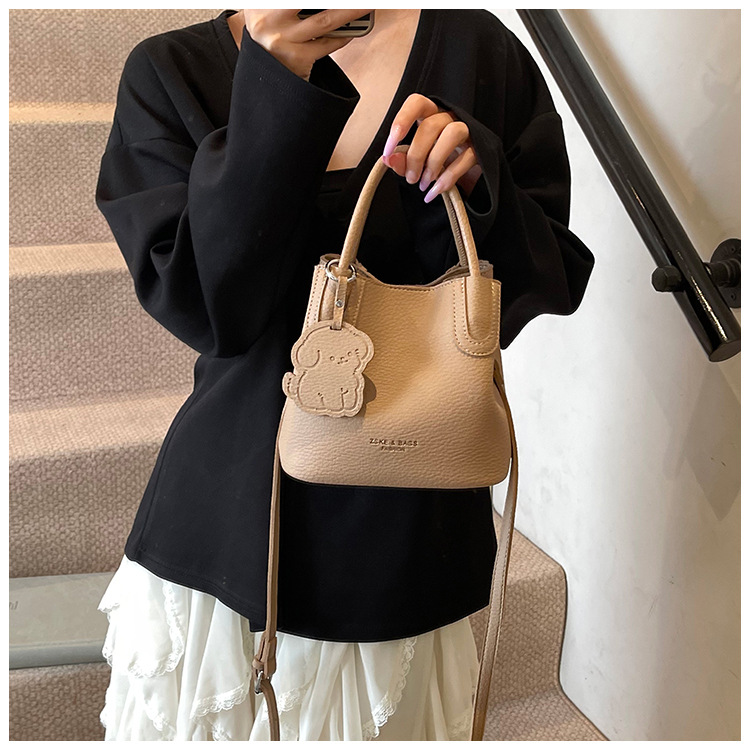 2025 Simple and casual hand-held small bag, new trendy and fashionable commuter crossbody bag, summer vegetable basket bucket bag undefined