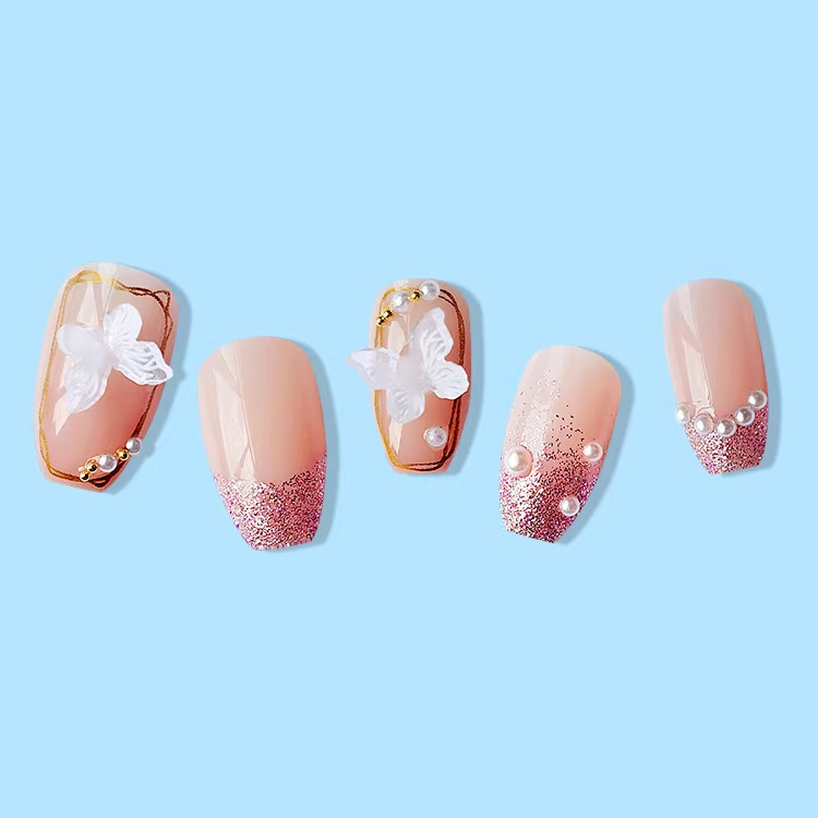 Luz de lujo hielo transparente mariposa mano-desgastado uñas corto desmontable falso parche de uñas pieza de uñas producto terminado al por mayor image 5