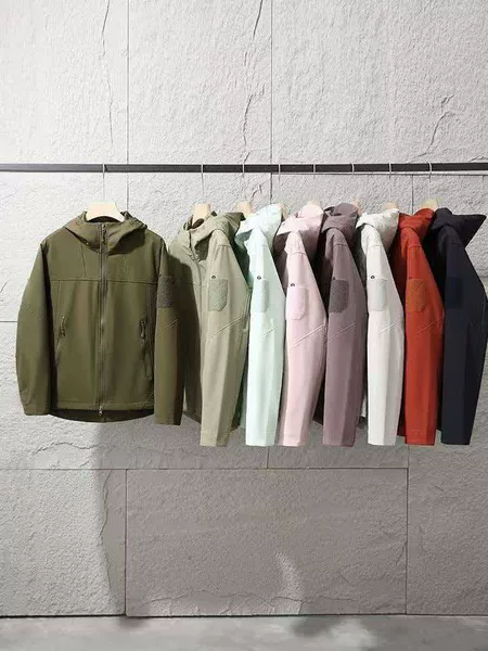 New autumn outdoor windproof and water-resistant unisex jacket with hood, suitable for commuting, soft shell casual coat