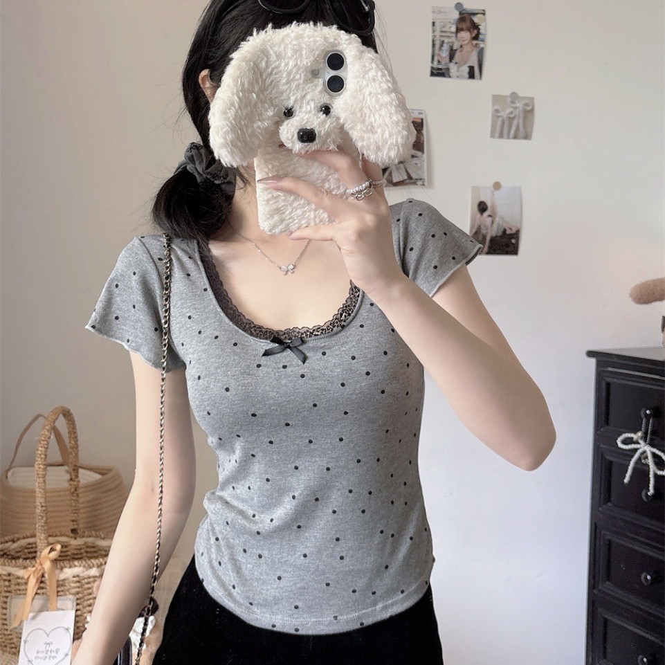 5116 # French-Style Polka Dot Short-Sleeve T-Shirt with U-Neck, Lace Trim, Bow, Slim Fit, Versatile Top for Summer