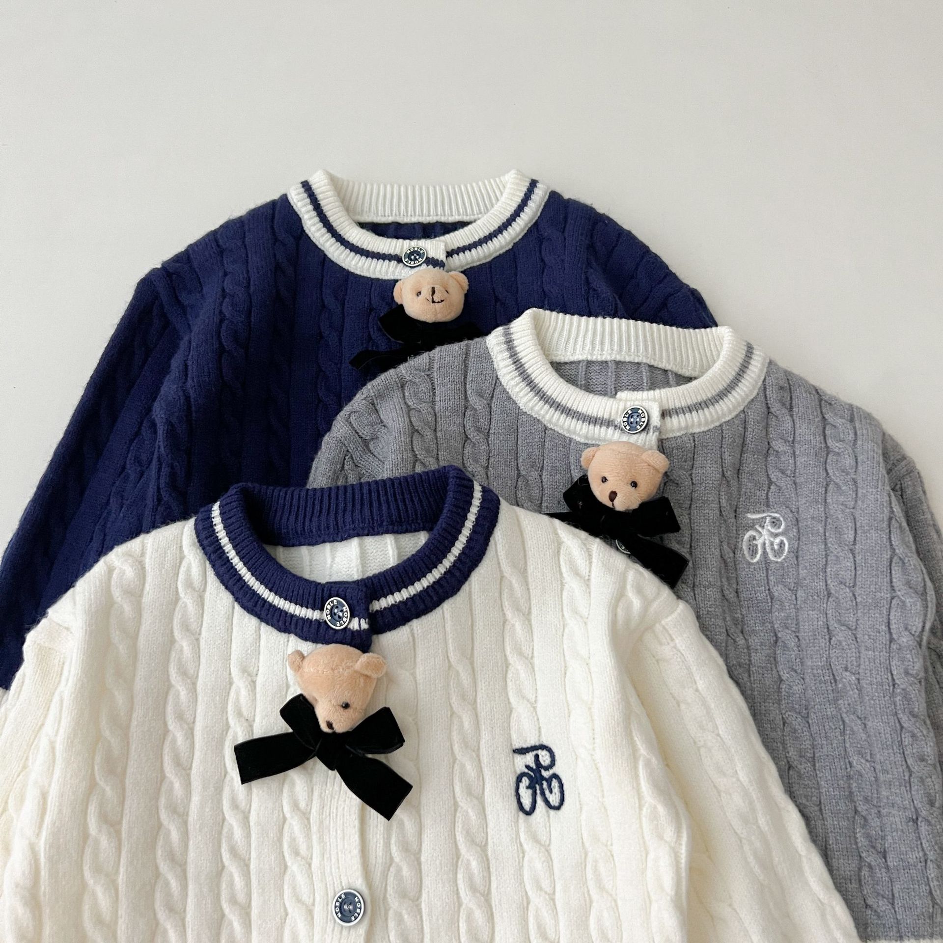 Children's Korean version cardigan 2024 children's clothing new product girls' knitted baby striped round neck jacket_voghion.com