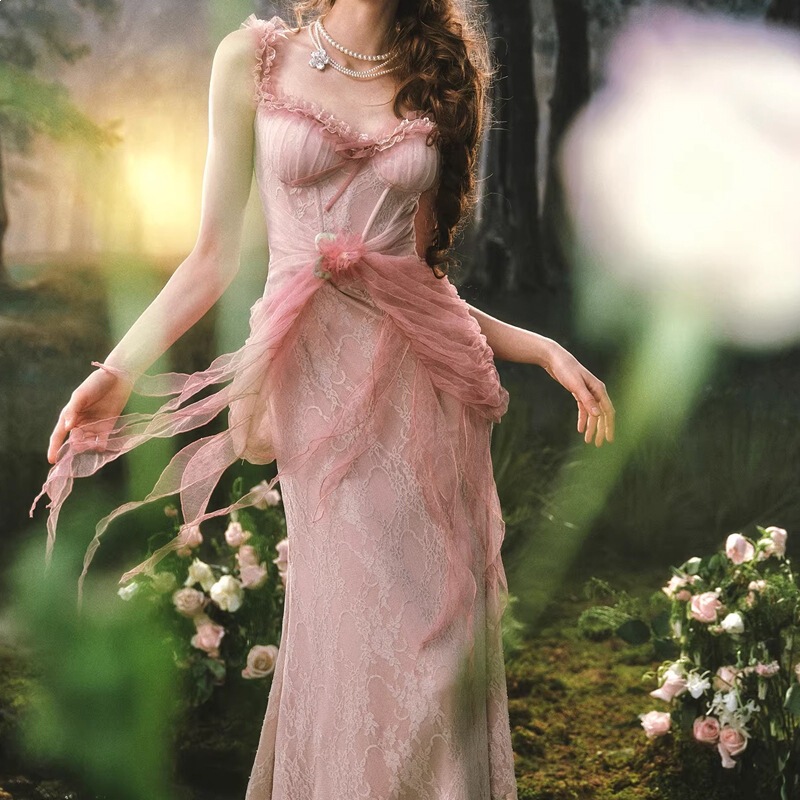 In Production: French Retro Lace Mesh Ribbon Fairy Dress, Spring and Summer Waist-Cinching Slimming, Gentle Style Spaghetti Strap Long Dress