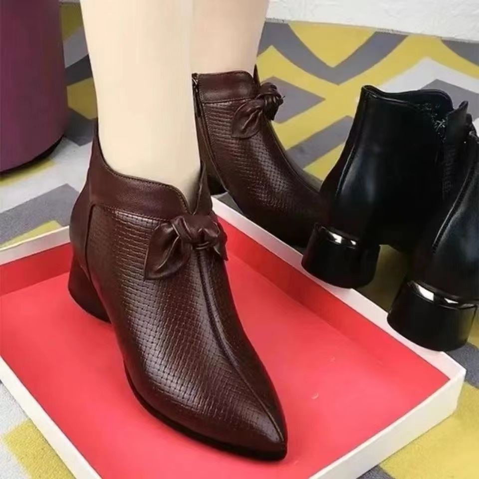Soft Leather Ethnic Style Leather Boots Women's 2023 Autumn and Winter New Pointed Thick Heel Short Boots Comfortable All-match Mom Shoes Martins Boots
