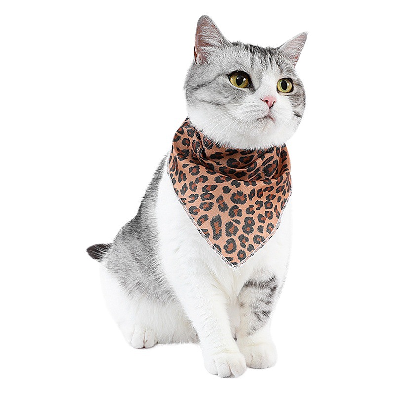 Venta caliente transfronteriza nuevo gato babero bufanda leopardo patrón mascota triángulo bufanda perro babero