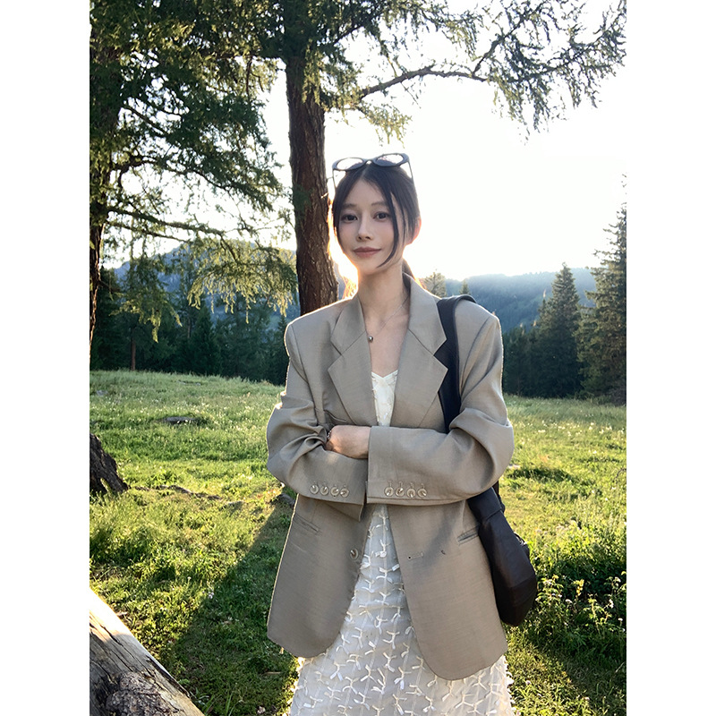 百視旺早秋老銭風クール颯爽気質スーツコート女性の小柄な筋骨感がゆったりしています。