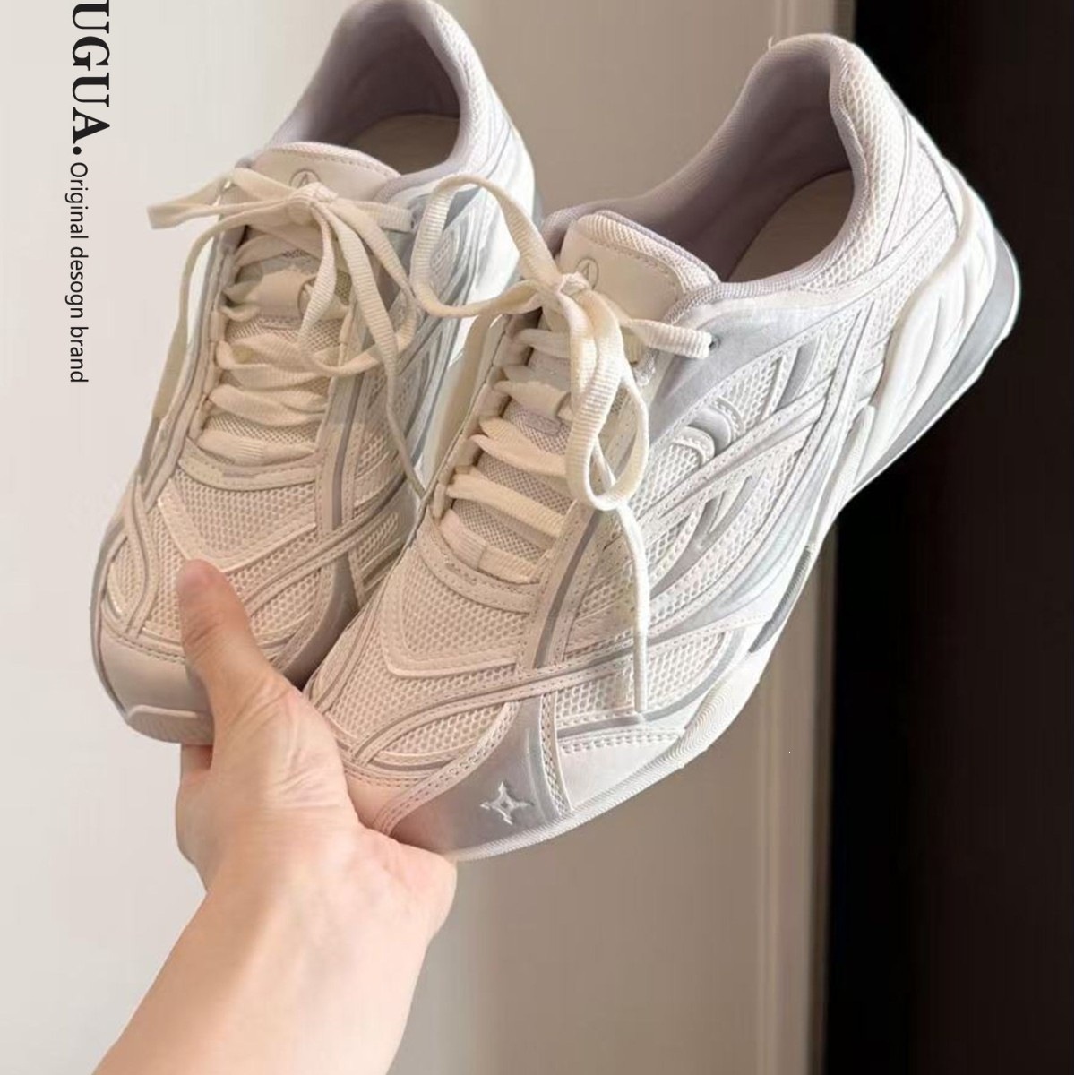 La red coreana transpirable con suela gruesa Agan De zapatos de entrenamiento para mujeres 2026 primavera nuevos zapatos de correr deportivos casuales ligeros y cómodos