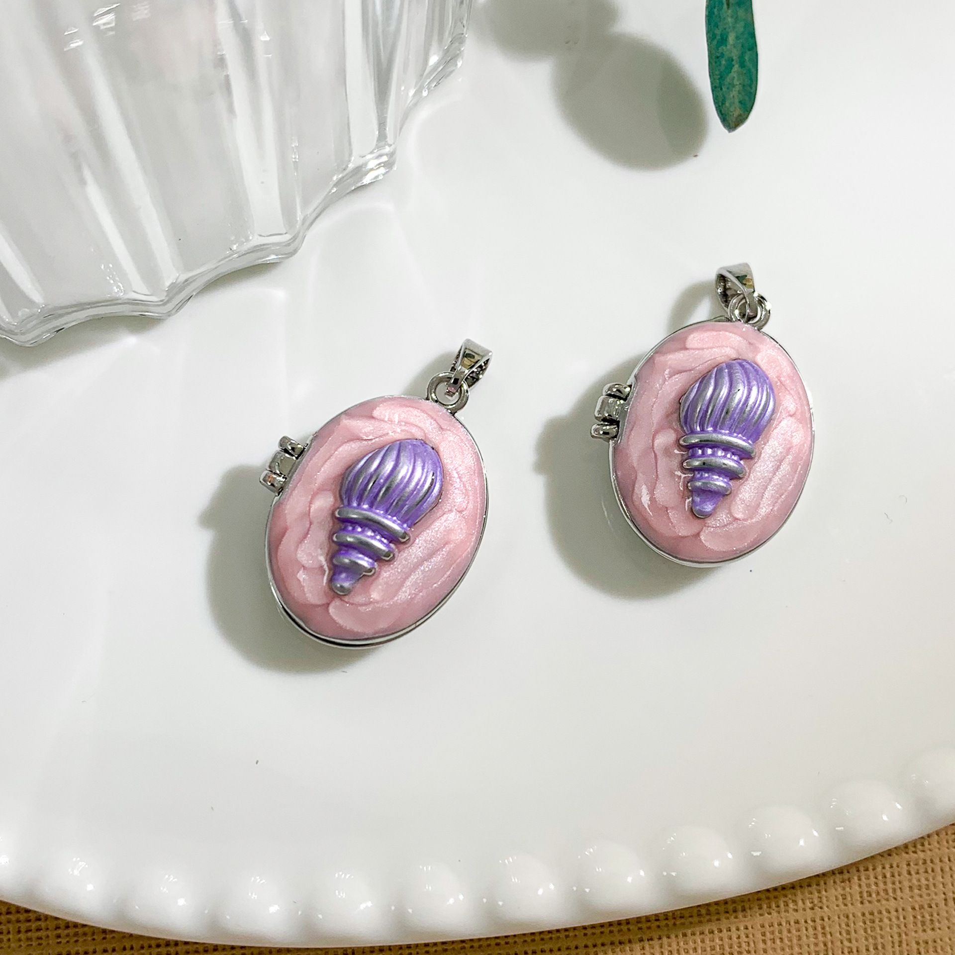 XL4544 conch photo clip pendant silver powder
