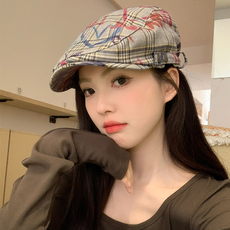 Retro cuadrilátero graffiti lindo sombrero de verano 2024 nuevo nicho dulce y cool cara pequeña boina hombre