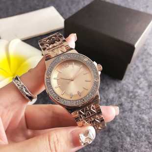 �ֱ�W������ֵ���A�����б�õ��𽛵�͹���С���LinsŮ��