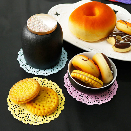 Colorful round flower base paper 3.5 inch cake bread barbecue baking paper pad photo background lace paper 100 sheets