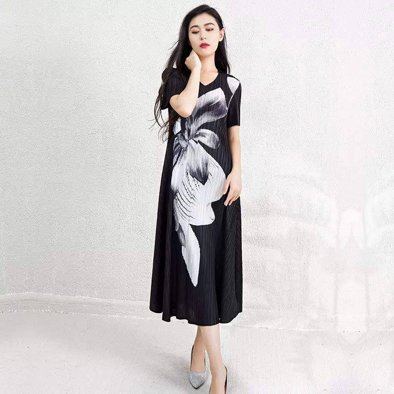 三宅妈妈夏装连衣裙2024新款短袖中长款裙子褶皱大码减龄中年女装