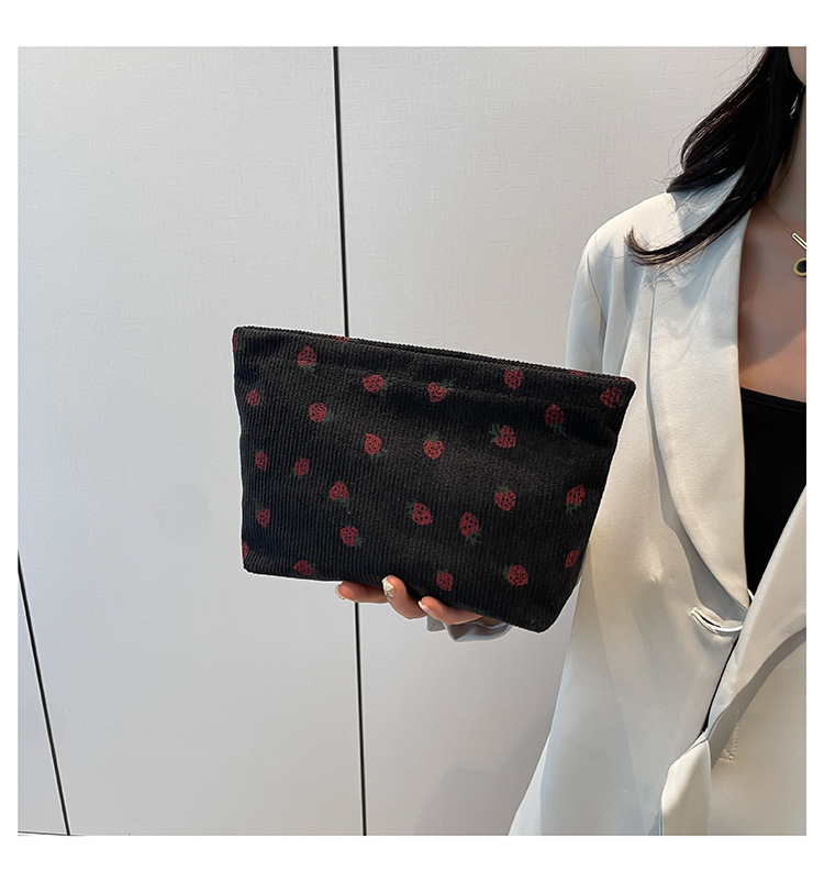 200g Weight Polyester Lining Material Zipper Closure Type / Strap Type Clutch Bag Bags Type Daily, Street, Shopping Occasion Canvas Material Strawberry Pattern All Seasons Season Unisex Gender Cute, Streetwear Style Square Shape Cute Streetwear Strawberry Canvas Square Makeup Bags 6