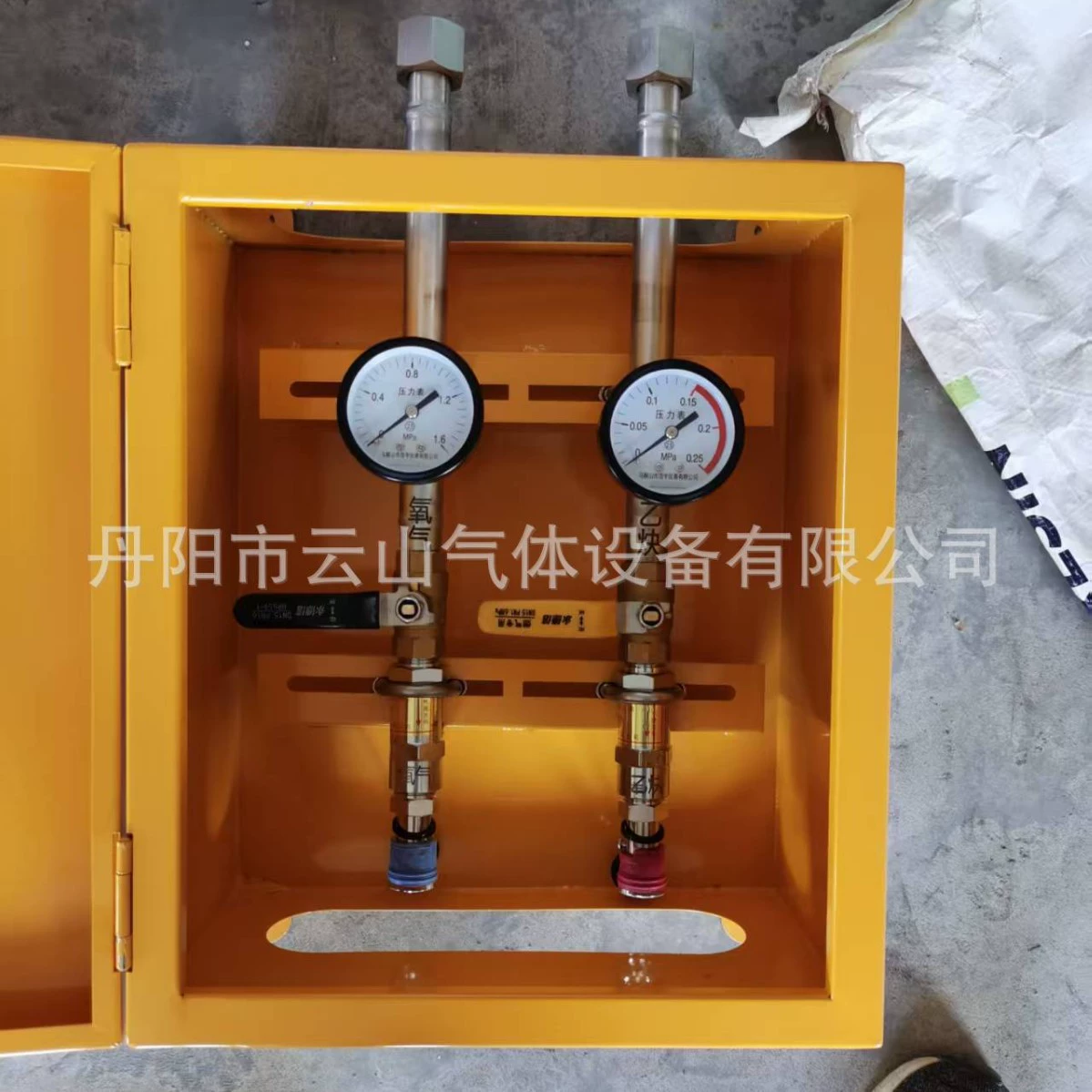 Продам герметичный пакет для внутреннего и наружного применения, металлический шланг, блокатор пламени, клапан, дымоотвод, заглушка из нержавеющей стали.