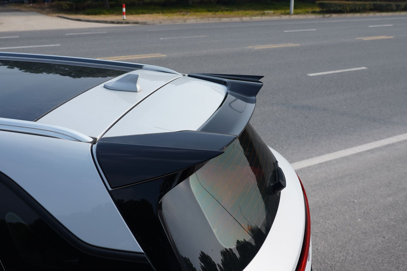 Suitable for 24-25 model Yuan UP, specialized rear spoiler and top wing exterior modification, Yuan UP no-drill decorative modification parts