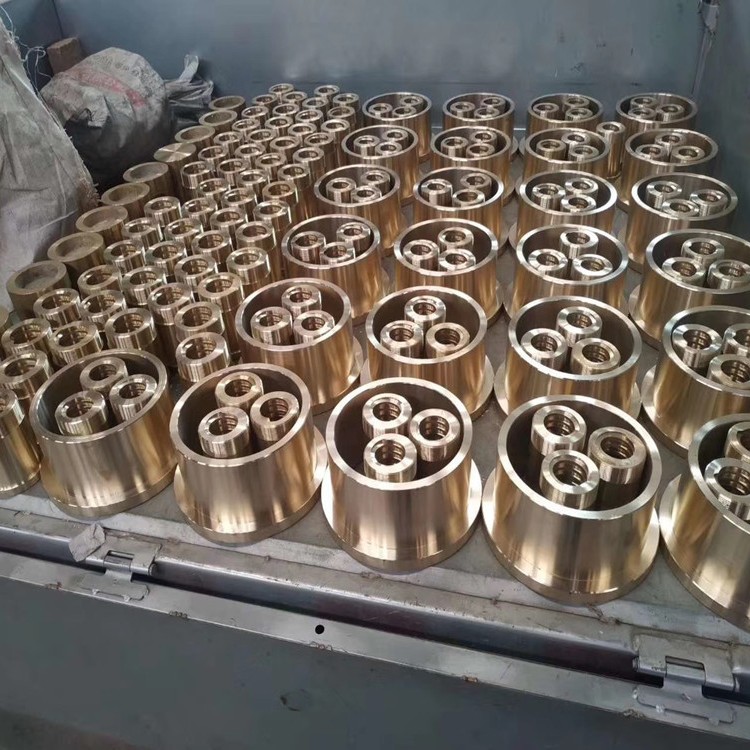 铜套  厂家直销生产自润滑铜套、石墨铜套、铜铸件青铜件耐磨黄铜