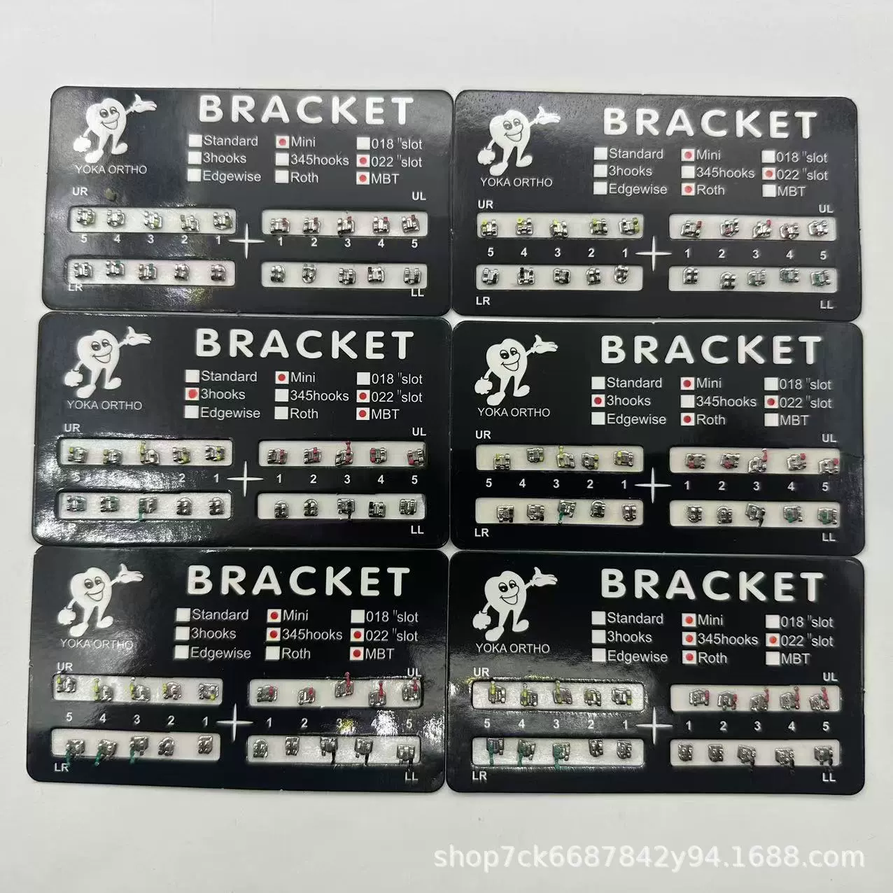 Металлические брекеты для ортодонтической коррекции с прямой проволочной дугой, карточка для ортодонтической коррекции.