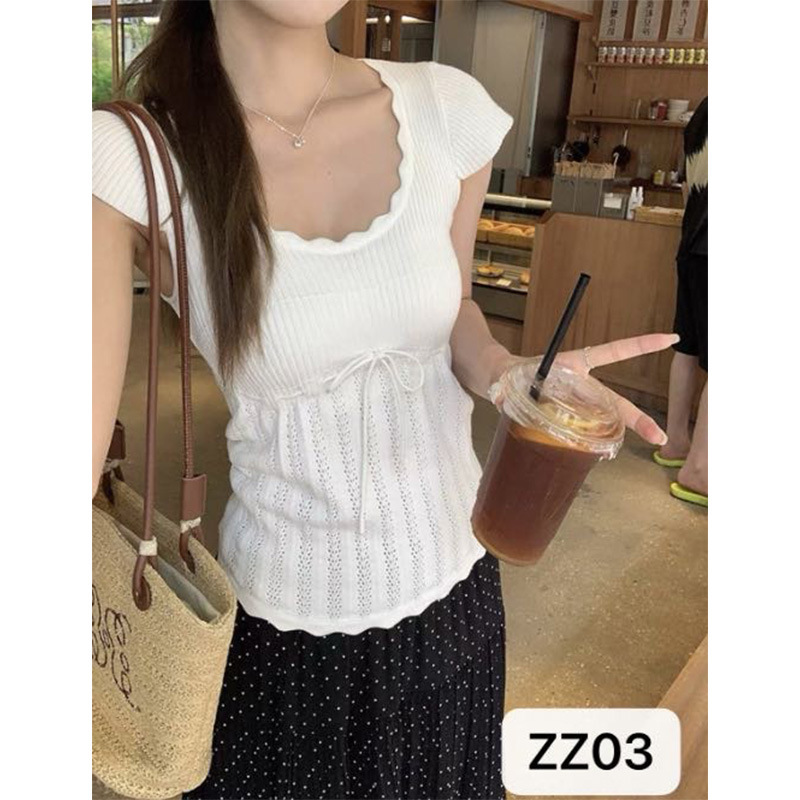夏の女性のニット通気性半袖Tシャツは、スリムなウエスト、ファッショナブルな女性、甘くてかわいい気質、そして高級感を示しています。|undefined