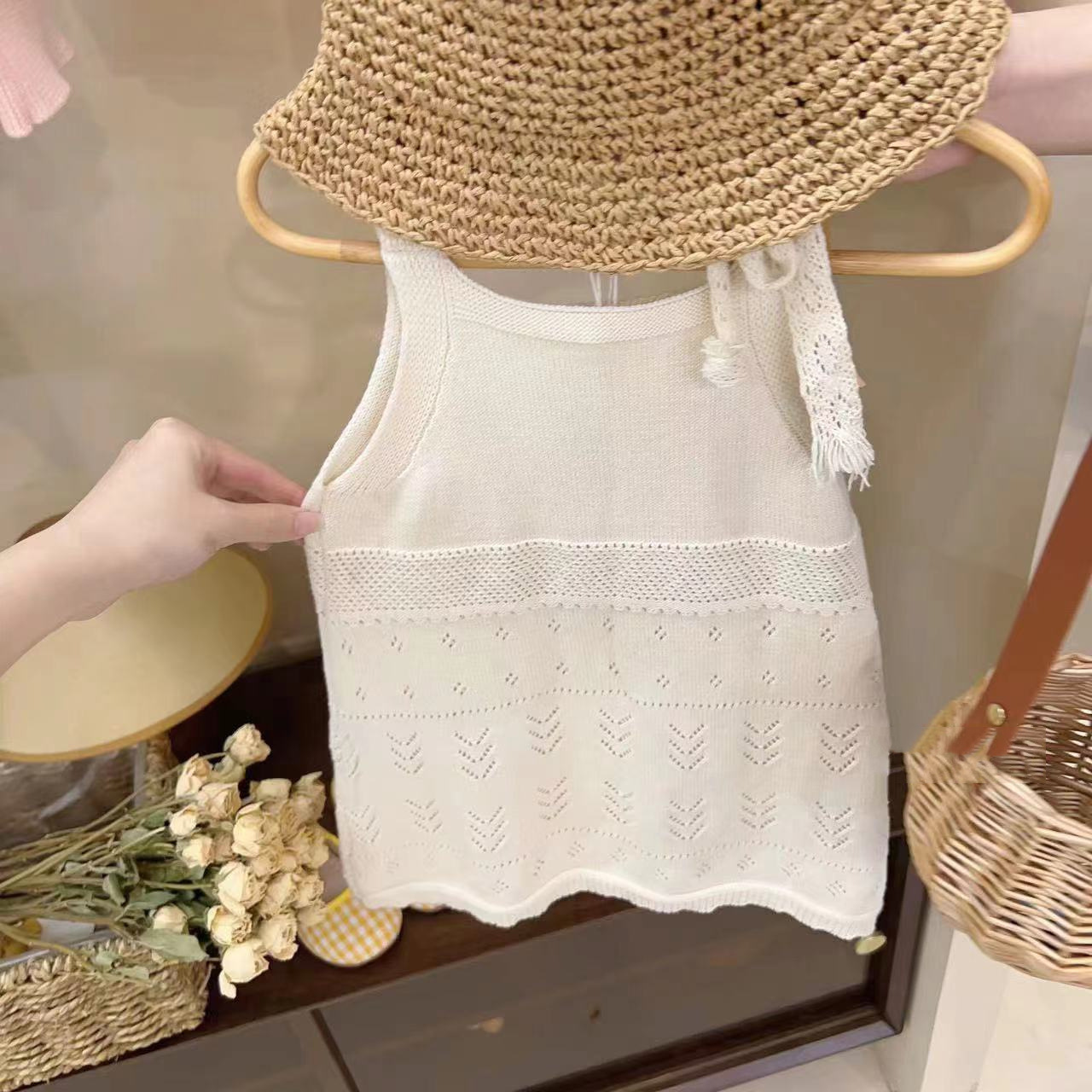 Ropa para niños coreanos 2025 verano nuevo estilo niña estilo occidental falda de tirantes de flores de punto temperamento Mori vestido de alta gama