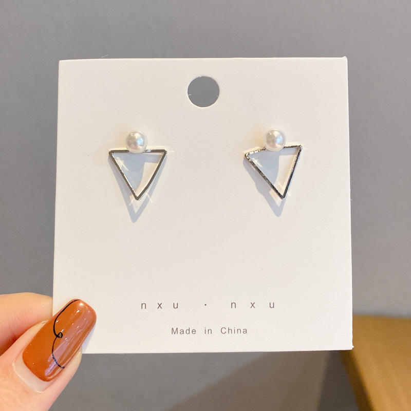 Pendientes de perlas, pendientes de estilo caliente, lujo ligero, pendientes simples de celebridades de Internet, accesorios de Yiwu, venta al por mayor