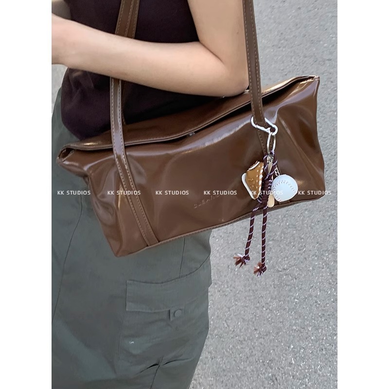 Retro high-end armpit bag women's bag new simple commuting bag large capacity shoulder bag_voghion.com