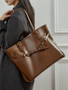 Capacious universal underarm bag, one-shoulder bag, genuine leather, western style