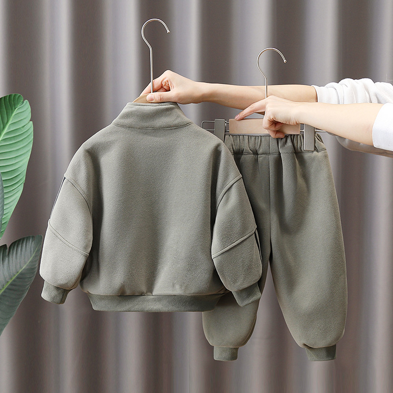 6651 Traje para niños 2025 otoño e invierno nuevo bebé para hombres más terciopelo engrosamiento de dos piezas ropa deportiva ropa para niños de moda