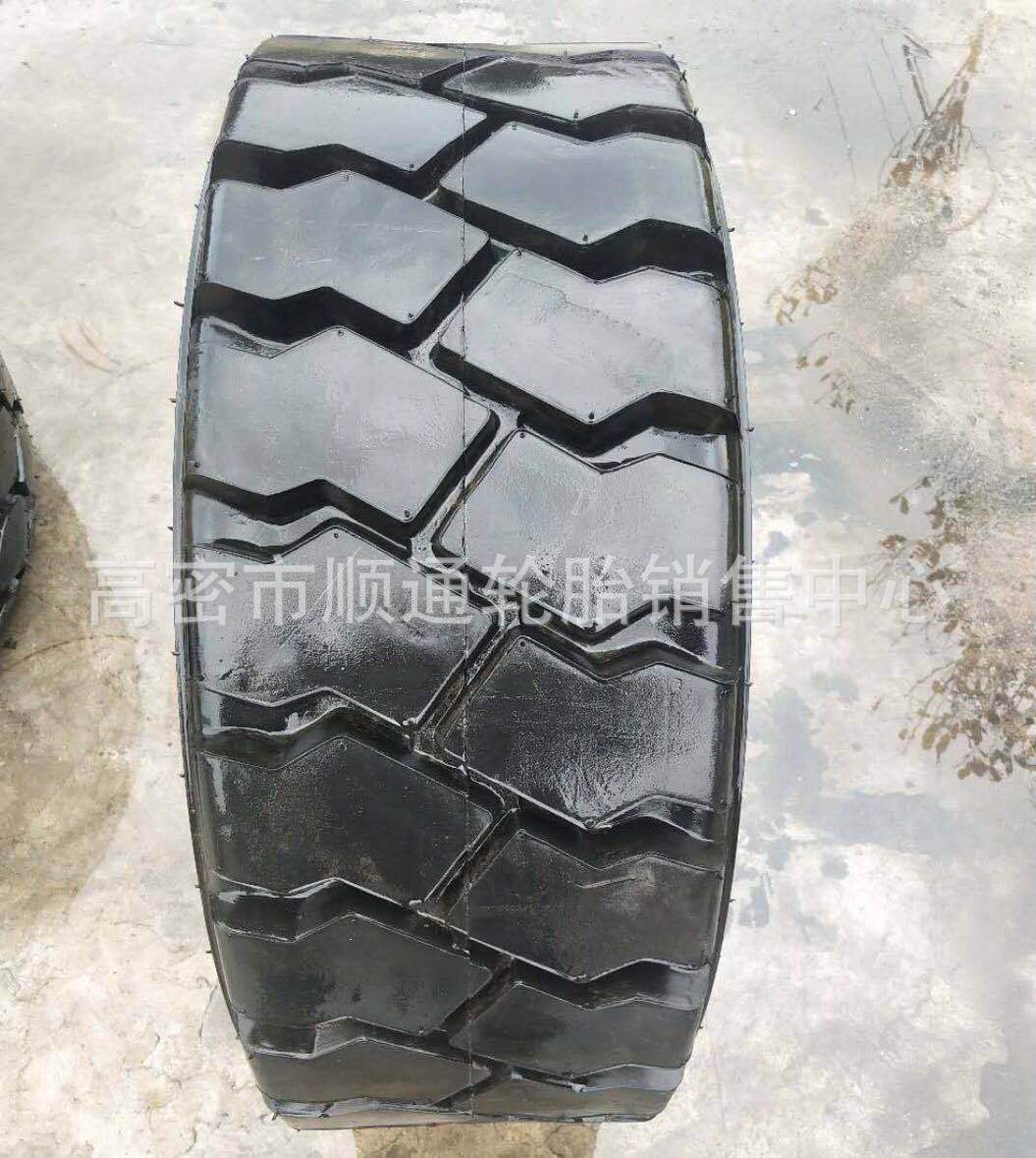现货工程充气叉车轮胎33*12.5-15拖车轮胎33X12.5-15可配内胎