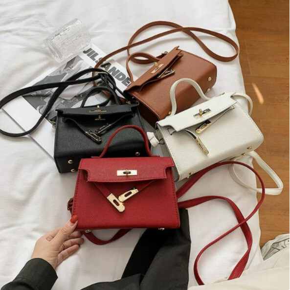Cross-Border Foreign Trade Women's Bags 2026 New Style Lock Buckle Fashion Women's Bag Embossed Ladies' Shoulder Bag Trendy Crossbody Bag Cross-Border Foreign Trade Women's Bags 2026 New Style Lock Buckle Fashion Women's Bag Embossed Ladies' Shoulder Bag Trendy Crossbody Bag