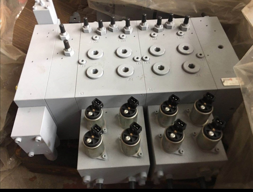 803002287 布赫多路阀301RC010773布赫现货90吨100吨110吨多路阀