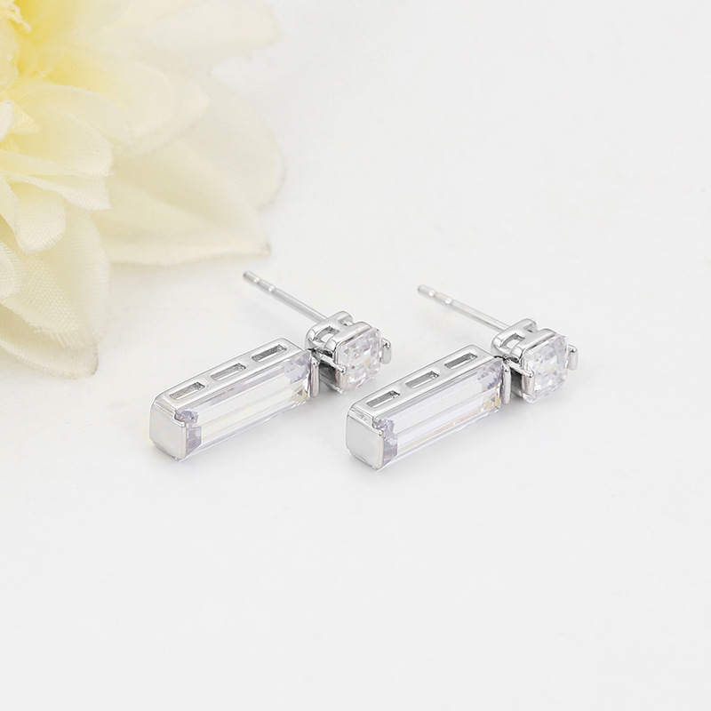 Xuping simple geometría cuadrada brida pendientes de aleación de cobre chapado en blanco inswind nicho personalidad orejas casuales para mujeres