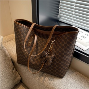 大容量时尚托特包