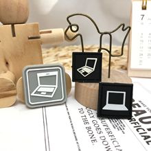 直销PVC电脑耳机标 吊牌商标 耳机标 胶章商标 箱包服装滴塑胶章