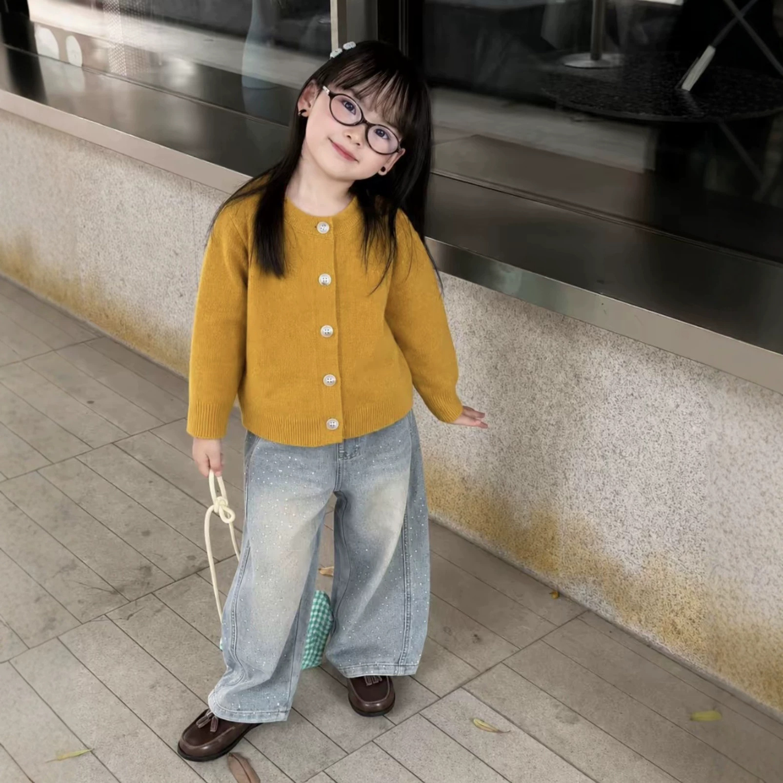 女童秋日刚需纯色圆领针织开衫温柔显白宝宝外搭毛衣上衣