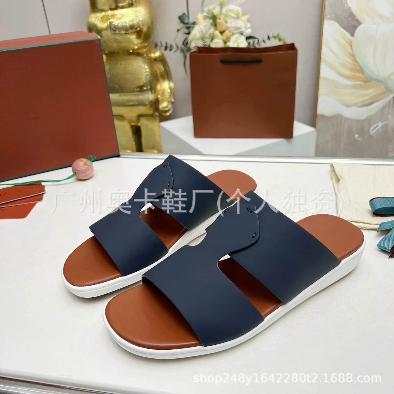 Летние пляжные шлепанцы для мужчин, европейский стиль 2025 года, большие размеры, модные тапочки для улицы.