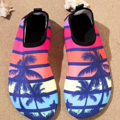 Factory swimming shoes diving barefoot beach shoes stream hiking shoes snorkeling rubber men and women couples best-selling wading 