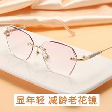 ��߅�����ǹ⼚�W�o��Ůʿ���R���p�@���p���{���ϻ��R������]