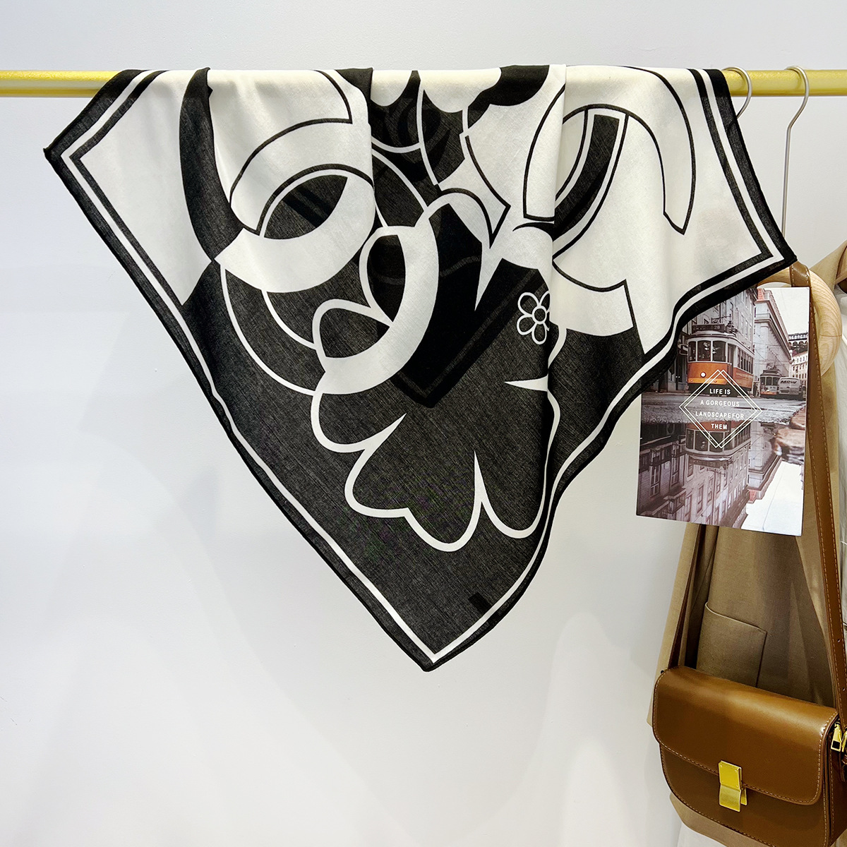 M2-B0A60017-1 # Camelia a juego-Blanco y negro