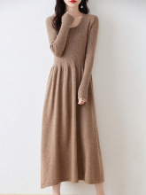 圆领羊毛针织连衣裙女23秋冬季新款时尚纯色慵懒风过膝打底毛衣裙