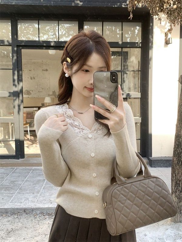 安迪绒设计感蕾丝边拼接V领长袖针织衫女上衣秋冬新款打底衫毛衣|undefined
