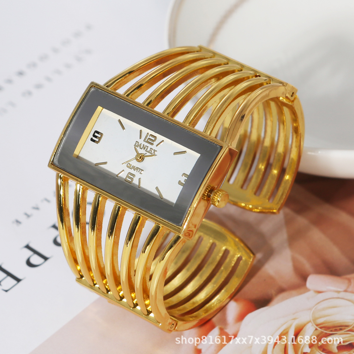 Europe and the United States hot cross-border e-commerce foreign trade bracelet watch in stock wholesale supply watch women's watch non-ring bracelet necklace