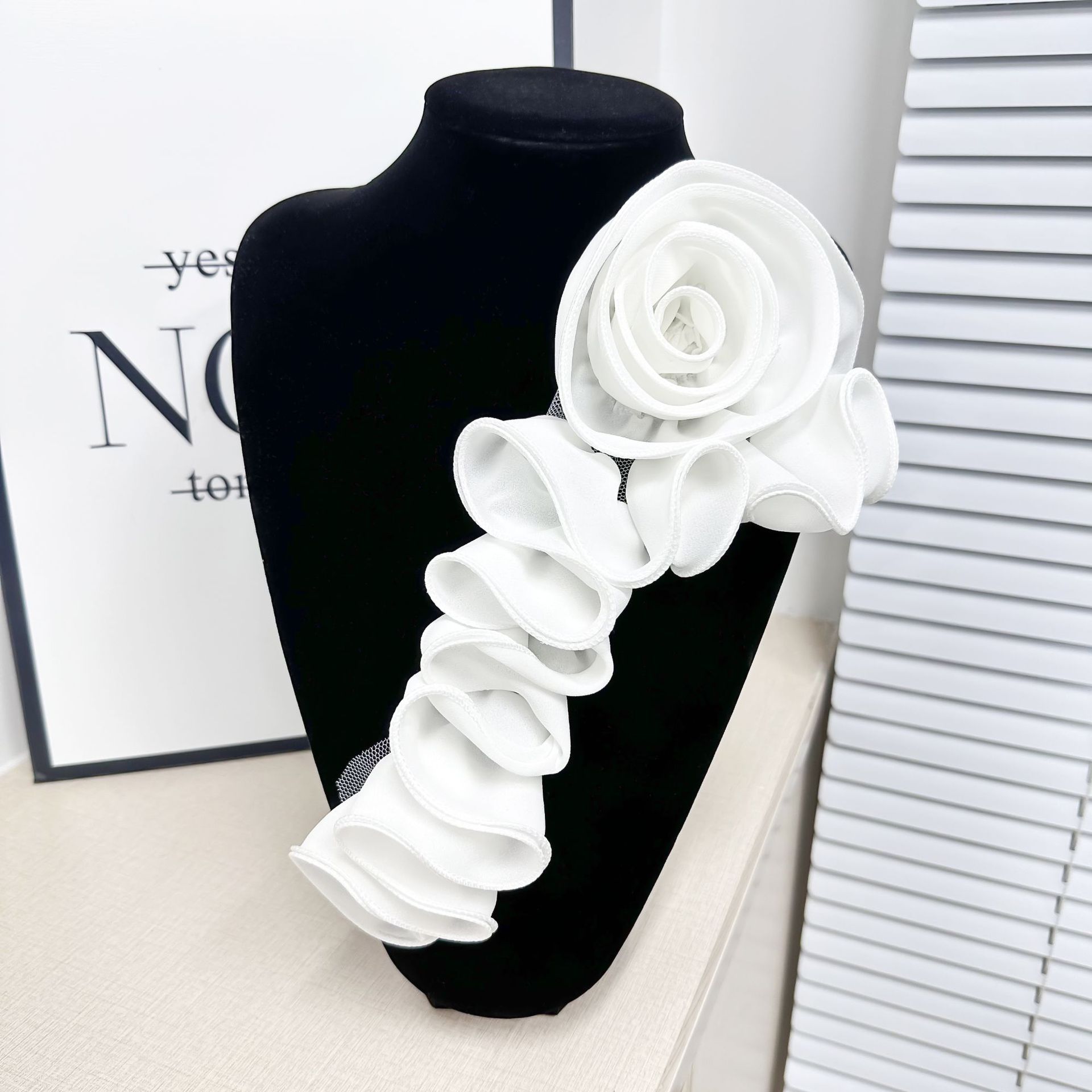 Accesorios decorativos de encaje grande ondulado plegado flor tela tela tela de tela de mujer diy accesorios hechos a mano flor decorativa