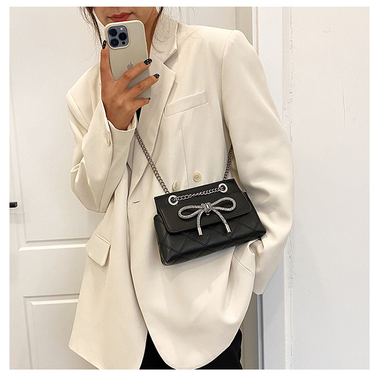 Women's Small Pu Leather Solid Color Streetwear Square Magnetic Buckle Shoulder Bag Crossbody Bag display picture 5