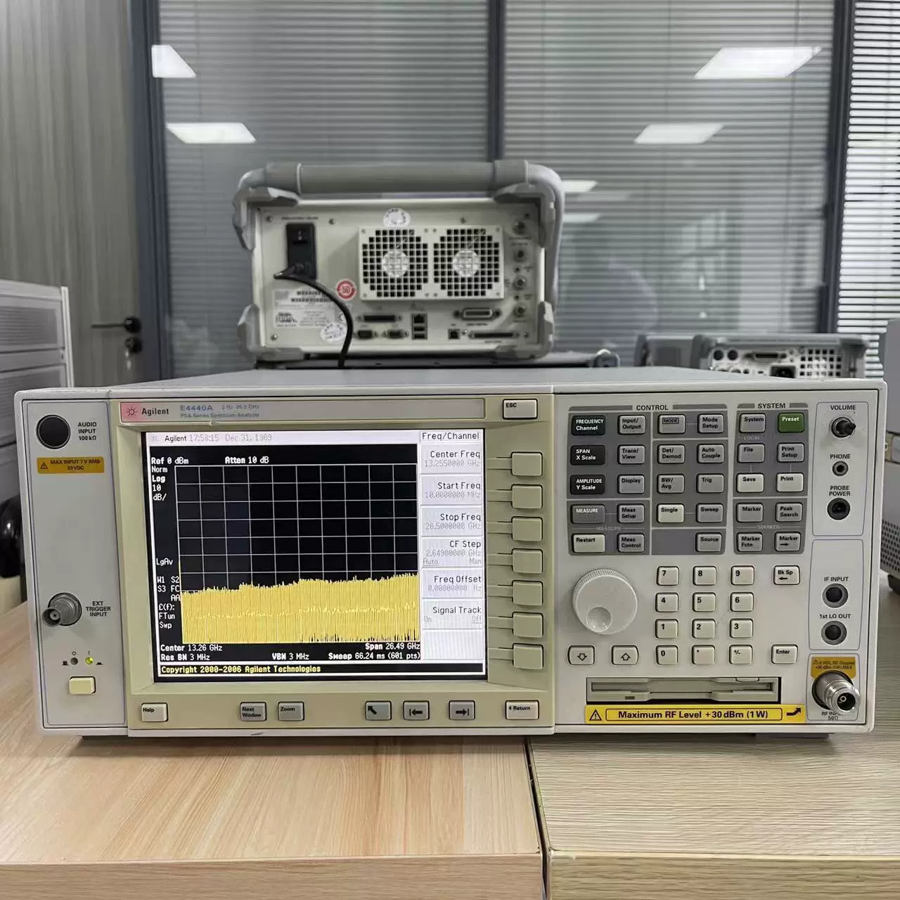 Предложения Продажа б/у Agilent E4440A E4402A анализатор спектра E4407B